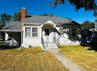 724 S 1st St, Aberdeen, SD 57401