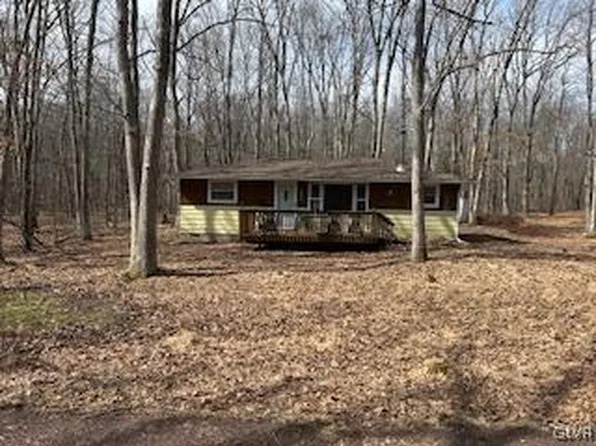 66 Lake Dr, White Haven, PA 18661