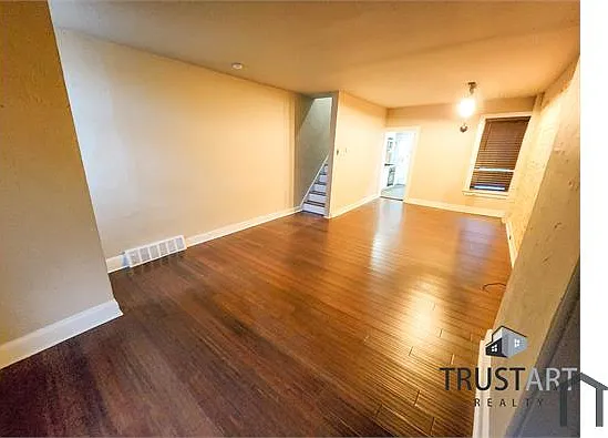 3885 Manor St — Photo 15