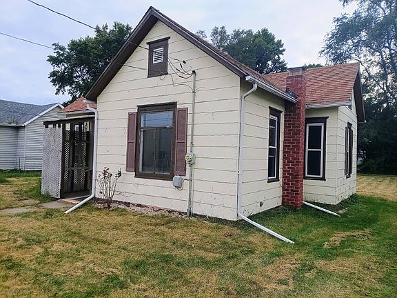 3rd image of 822 S 8th St