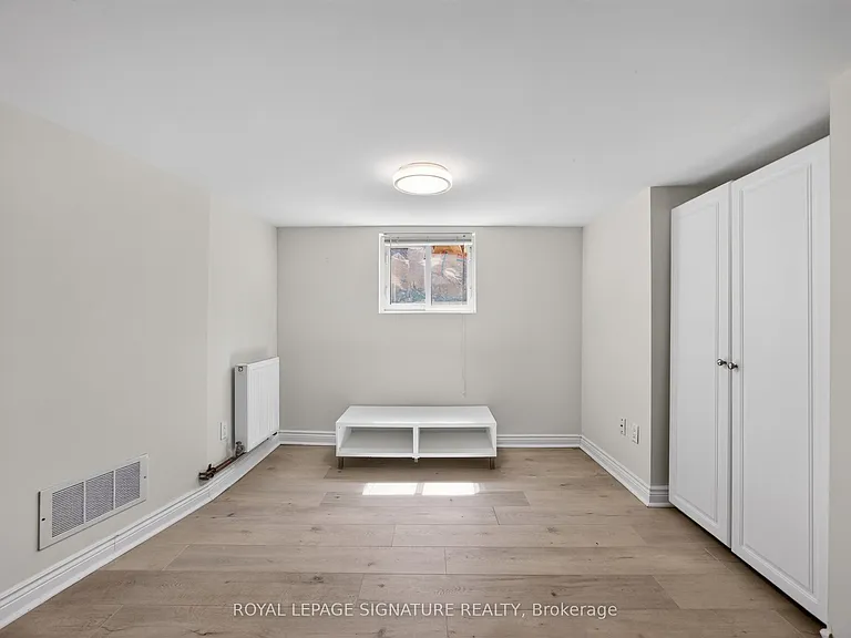 426 Armadale Ave — Photo 42