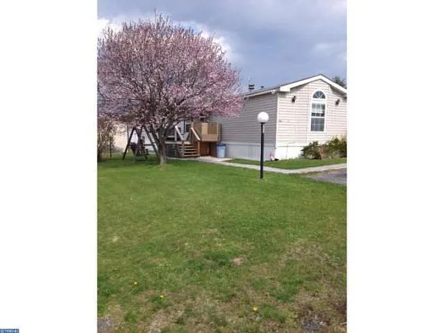 902 3rd Street Ext photo 1