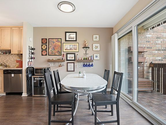 3rd image of 1265 S Maple Rd APT 206