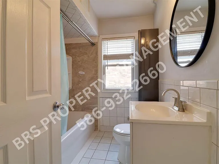 30791 Alger St — Photo 8