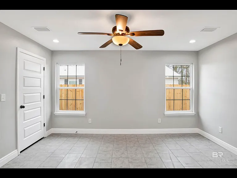 24672 Chestnut St — Photo 4