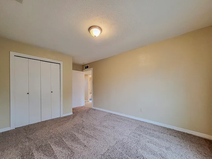 7216 Lancashire Dr — Photo 4