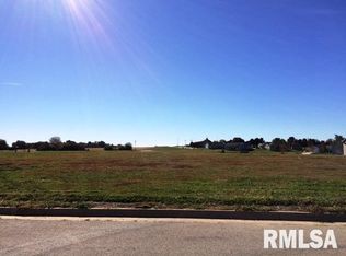 1020 Lister Ln, Eureka, IL 61530