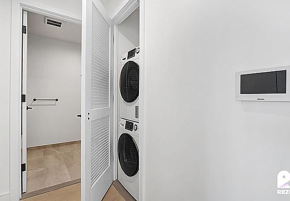 5th image of 3620 Steinway St APT 527