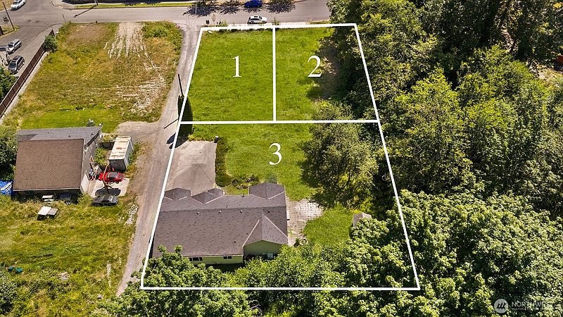 3rd image of 23516 20th Avenue W