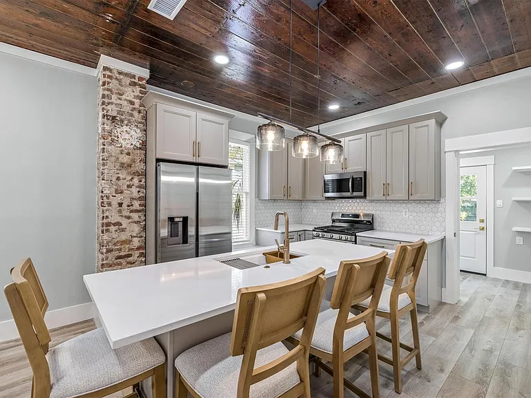 3406 Avenue Q 1/2 — Photo 12