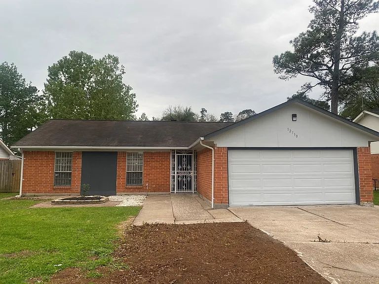 12730 Labelle Ln — Photo 1