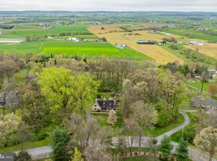 5204 Dogwood Dr, New Holland, PA 17557