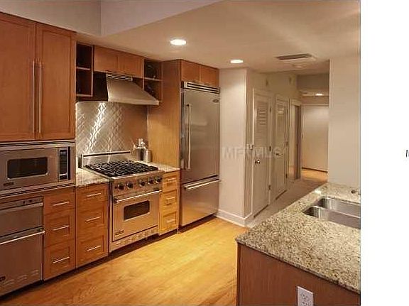 4th image of 1120 E Kennedy Blvd Unit 1125