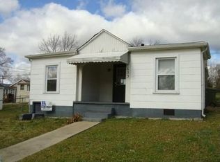 633 E Burwell St, Salem, VA 24153