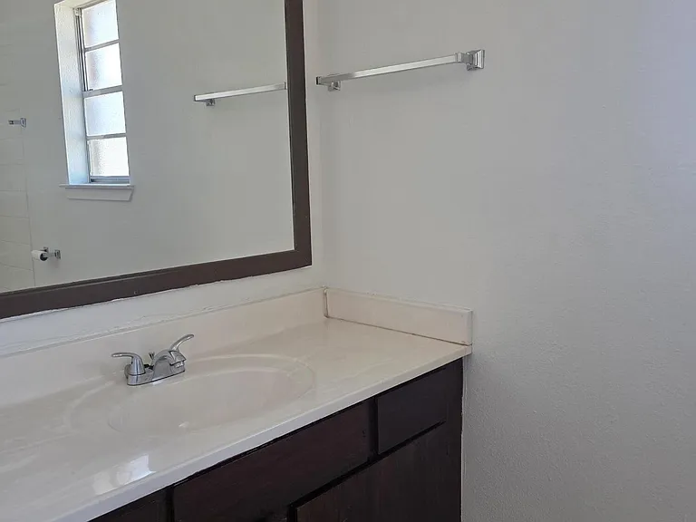 3005 Barkarian Pl — Photo 28
