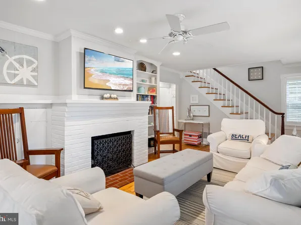 19 Laurel St, Rehoboth Beach, DE 19971