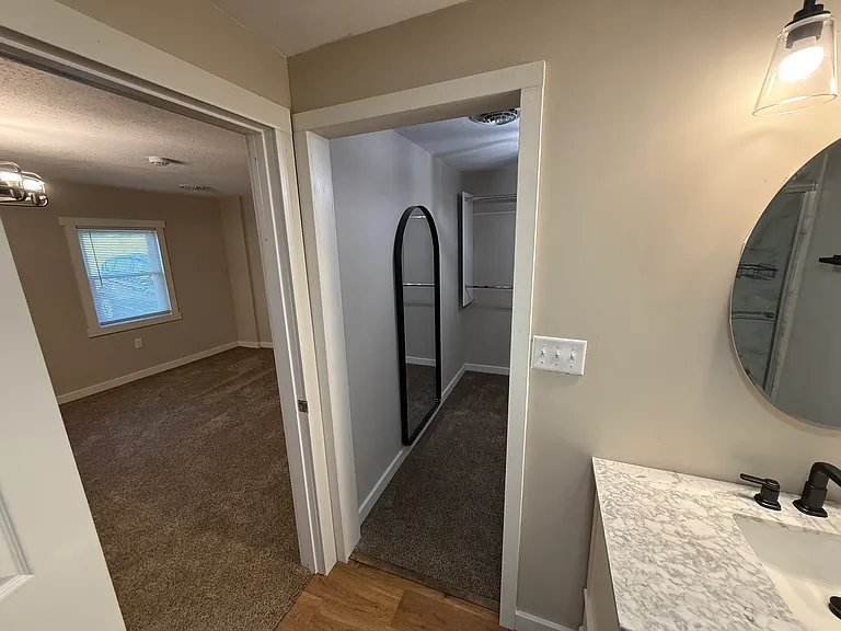 136 W Vine St — Photo 16