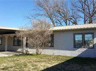 513 Scott St, Tye, TX 79563