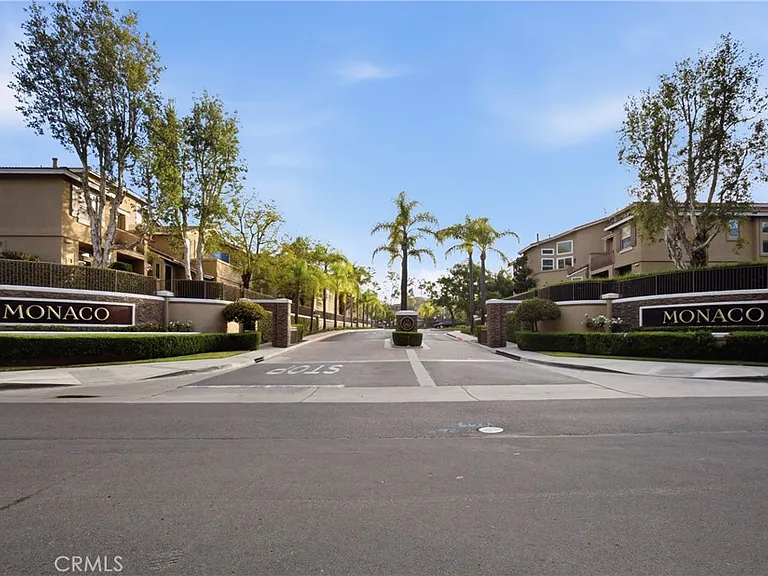 1059 S Positano Ave — Photo 28