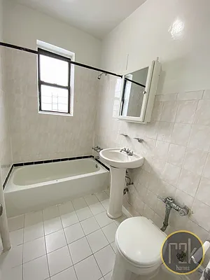 Rented by Realty 2000 Corp | media 15