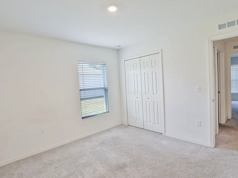 2352 SE Surrey Pl — Photo 16