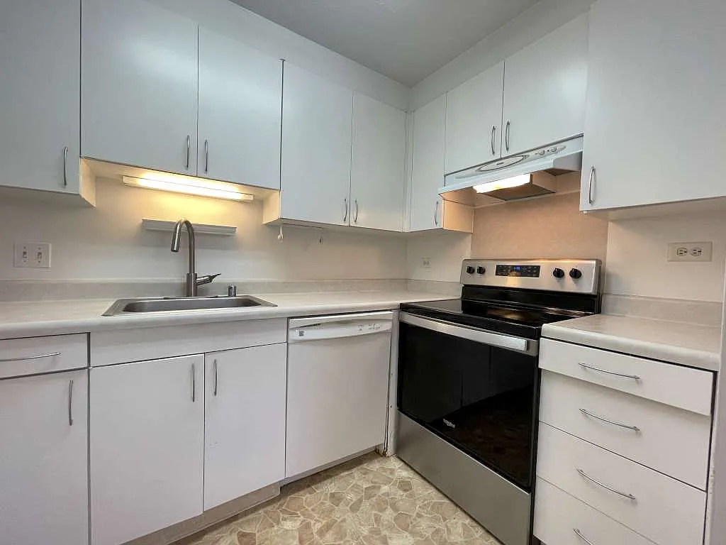 2 bed, 583 sqft, $2,300 — Photo 4