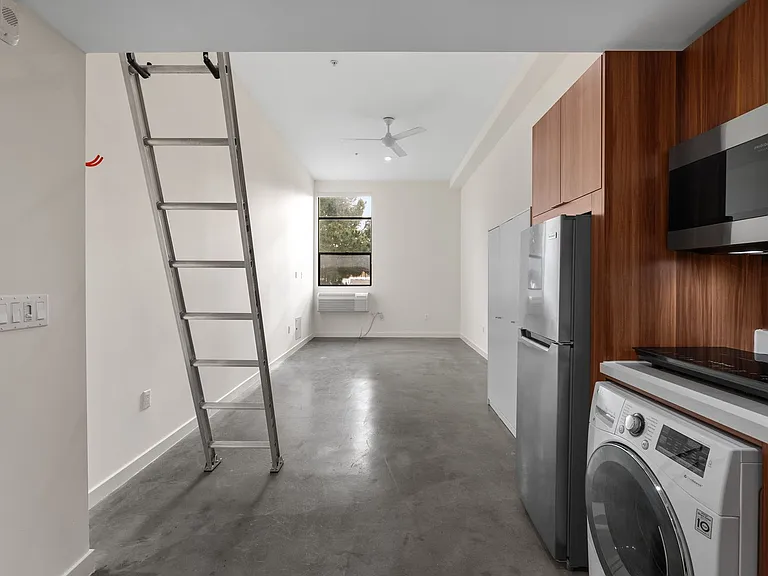 Arroyo LA Designer Studio Community Living — Photo 44