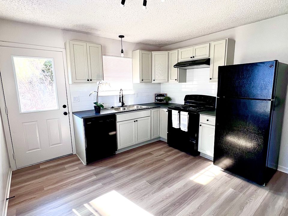 1st image of 1308 Brown Dr APT A