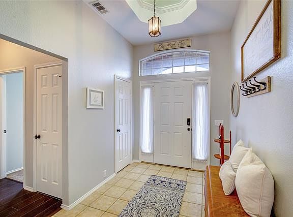 3rd image of 4014 Silktree Dr