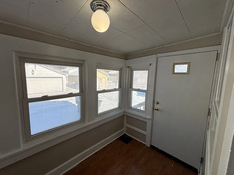1410 Wilson Ave — Photo 25