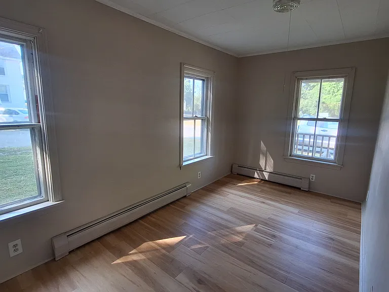 73 Bosworth St — Photo 7