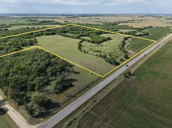 1 27th Ave, Canton, KS 67428