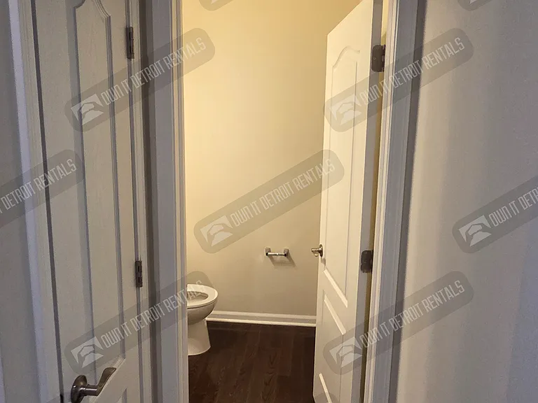 8151 Quincy Dr — Photo 32
