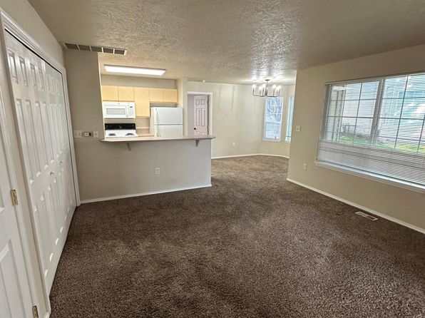 143 N Avenger Ln APT 102
