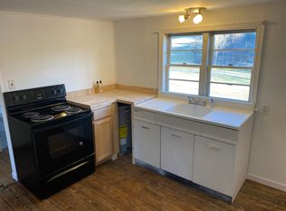 12 Crestview Ln APT 3, Lexington, VA 24450