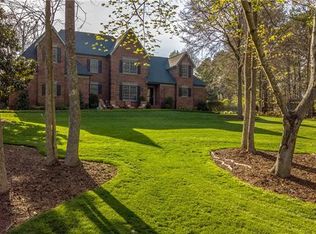 8415 Foxbridge Dr, Matthews, NC 28104