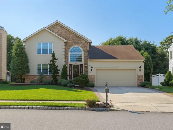 11 Moray Ln, Sewell, NJ 08080