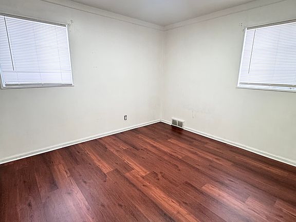 5th image of 1767 Mill St