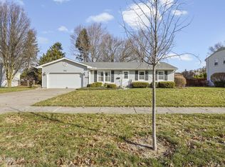 541 Dussel Dr, Maumee, OH 43537