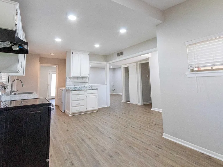 1608 Norman St — Photo 11