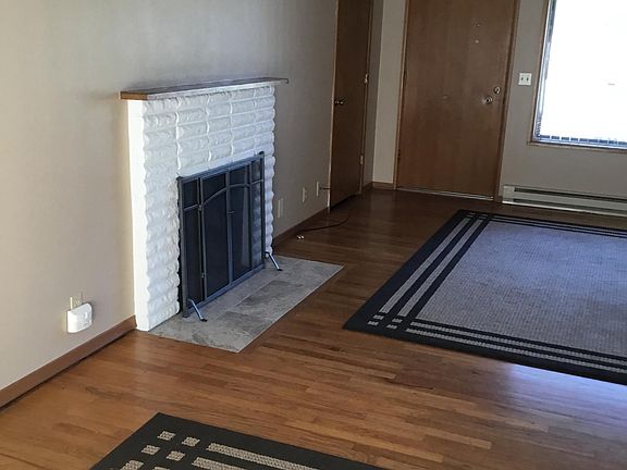 4th image of 1101 NE 11th Dr APT A