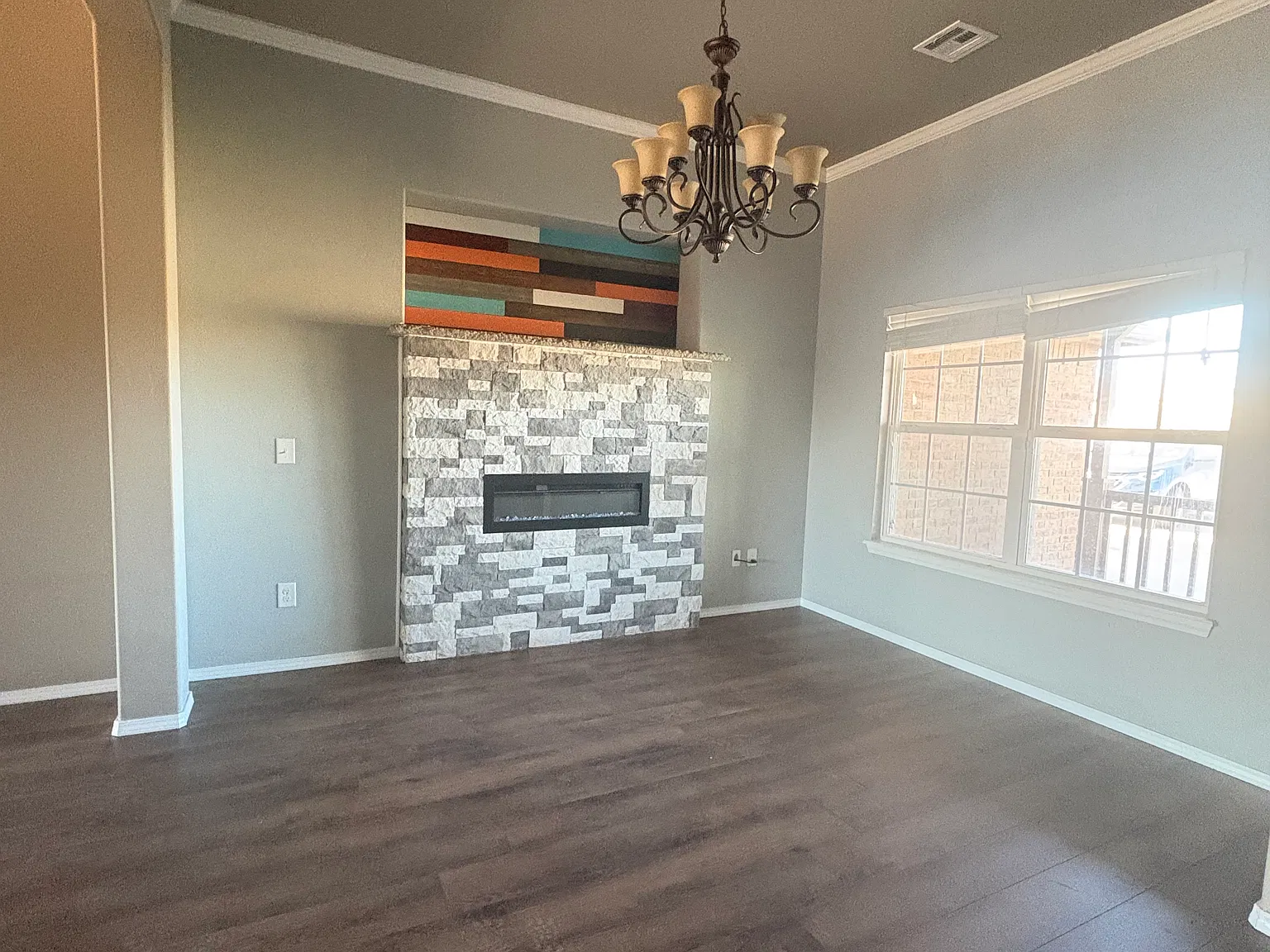 4 bed, 2.5 bath, 2081 sqft, $2,150 — Photo 4