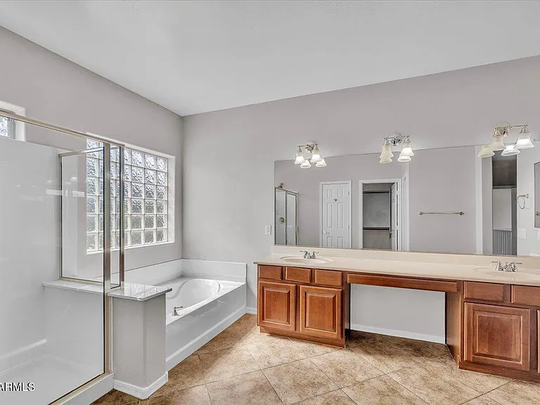 4280 N 157th Ave — Photo 38