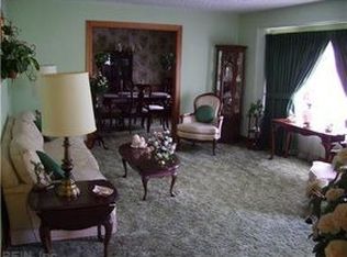 1921 Rosemary Ln, Chesapeake, VA 23321