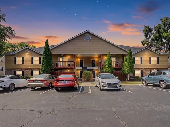 706 Brighton Point, Sandy Springs, GA 30328