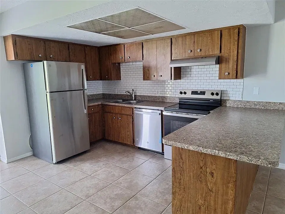 2 bed, 2.0 bath, $1,795 — Photo 4