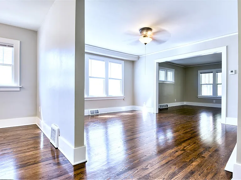 2307 S 8th St — Photo 9