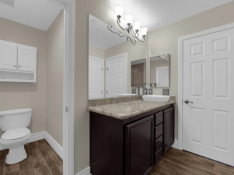 646 Monument Point St — Photo 34