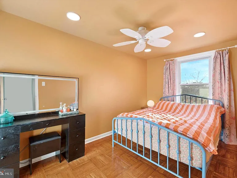 4572 Manayunk Ave — Photo 14