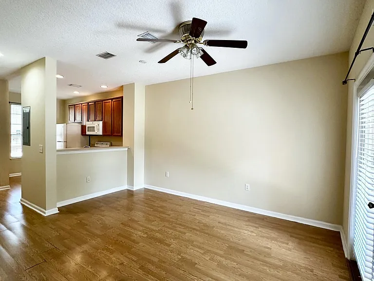 1496 Fieldview Dr — Photo 6